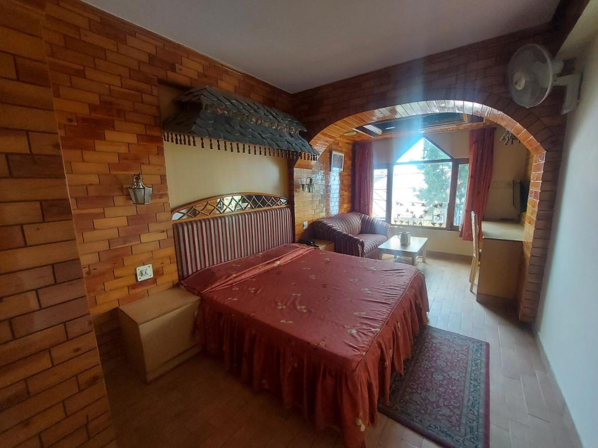 Brightland Hotel Шимла Екстериор снимка