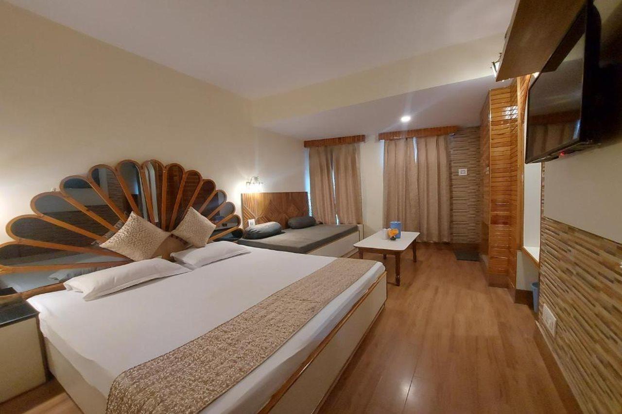 Brightland Hotel Шимла Екстериор снимка